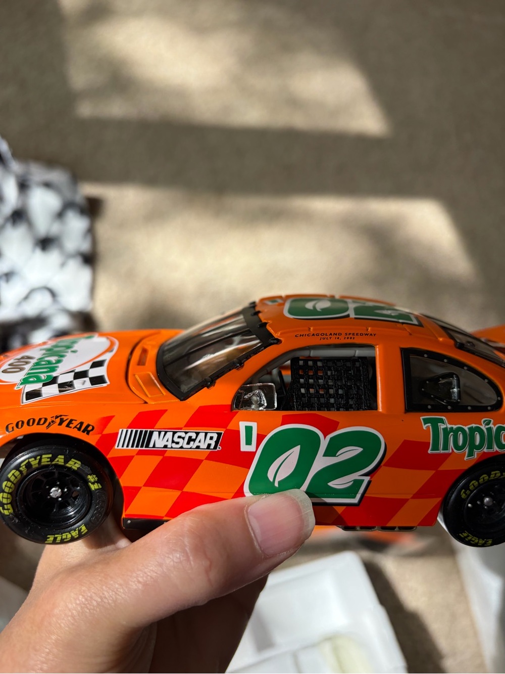 Revell 1/24 Scale 102659 - Dodge
Intrepid R/T #02 Tropicana 400 - Picture 2 of 11